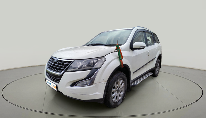 2018 Mahindra XUV500 W10, Diesel, Manual, 1,21,401 km, exterior