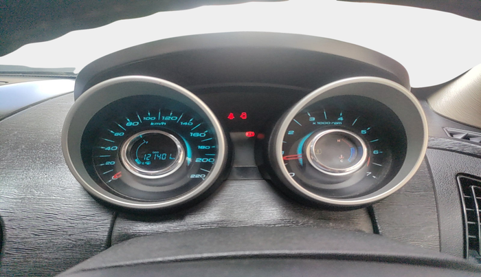 2018 Mahindra XUV500 W10, Diesel, Manual, 1,21,401 km, interior