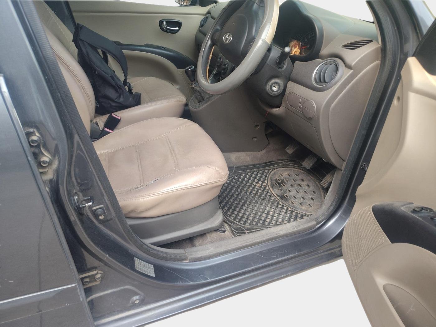2010 Hyundai i10 SPORTZ 1.2, Petrol, Manual, 68,867 km, interior