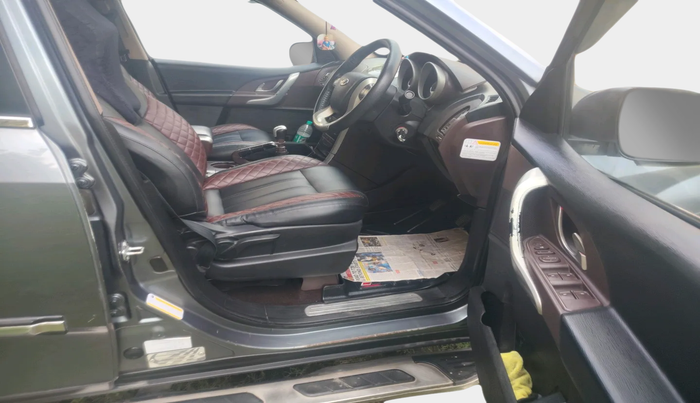 2015 Mahindra XUV500 W8 1.99, Diesel, Manual, 91,963 km, interior