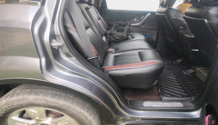 2015 Mahindra XUV500 W8 1.99, Diesel, Manual, 91,963 km, interior