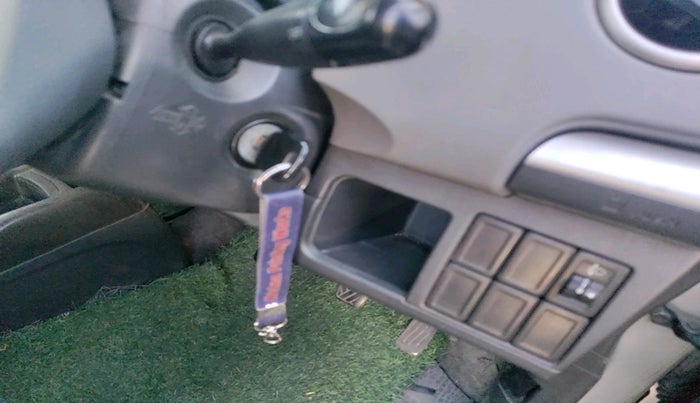 2011 Maruti Wagon R 1.0 LXI, Petrol, Manual, 1,63,659 km, interior