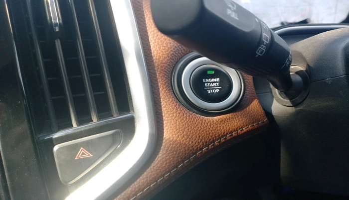 2021 MG HECTOR PLUS SELECT 2.0 DIESEL TURBO MT 7-STR, Diesel, Manual, 92,438 km, interior