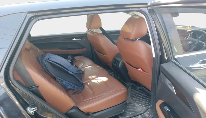 2021 MG HECTOR PLUS SELECT 2.0 DIESEL TURBO MT 7-STR, Diesel, Manual, 92,438 km, interior