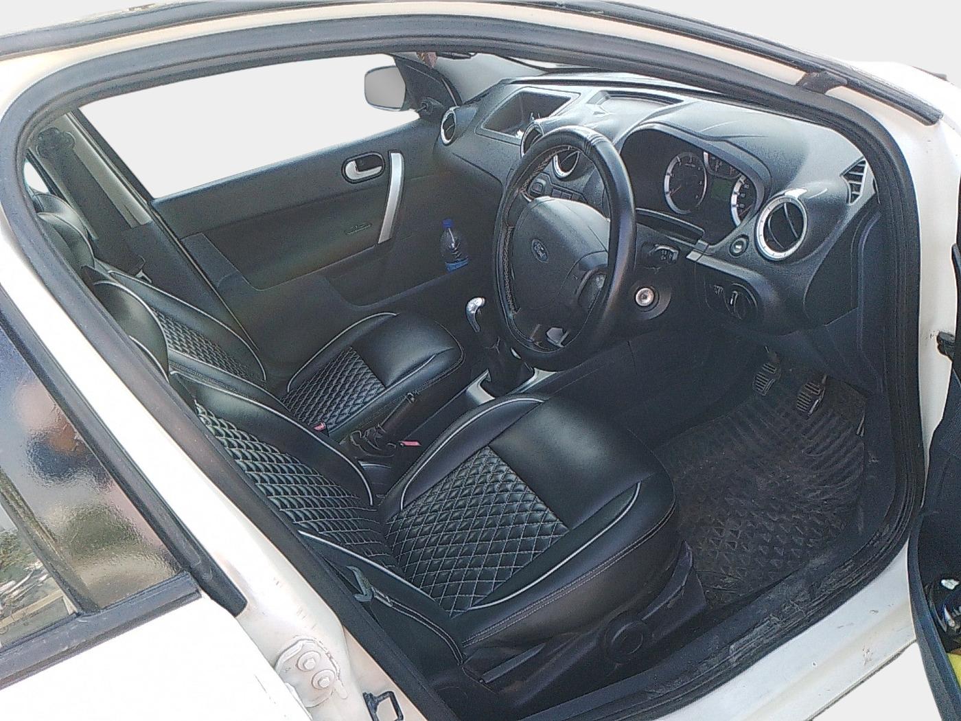 2012 Ford Fiesta TITANIUM DIESEL, Diesel, Manual, 1,44,362 km, interior