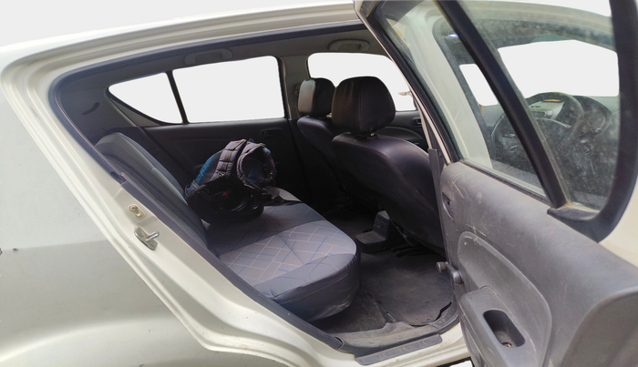 2010 Maruti Ritz LXI, Petrol, Manual, 1,20,586 km, interior