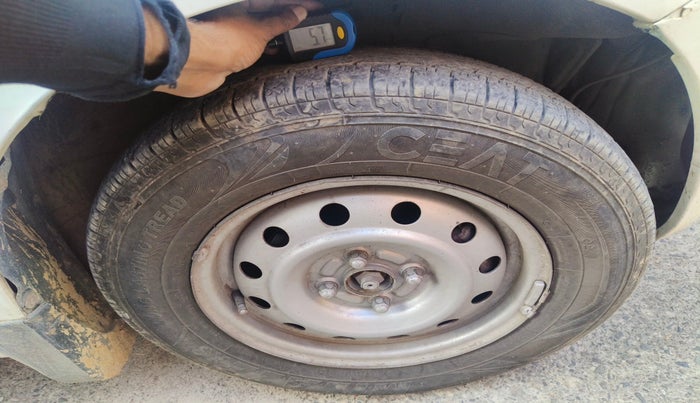 2010 Maruti Ritz LXI, Petrol, Manual, 1,20,586 km, tyre