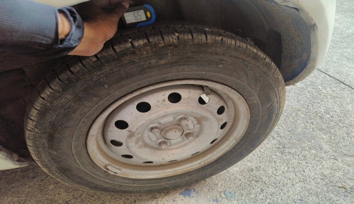 2010 Maruti Ritz LXI, Petrol, Manual, 1,20,586 km, tyre