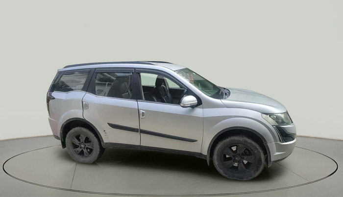 2016 Mahindra XUV500 W6, Diesel, Manual, 1,20,963 km, exterior