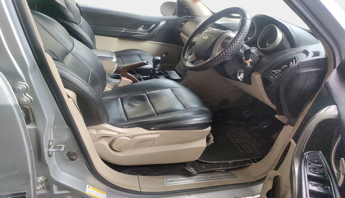 2016 Mahindra XUV500 W6, Diesel, Manual, 1,20,963 km, interior