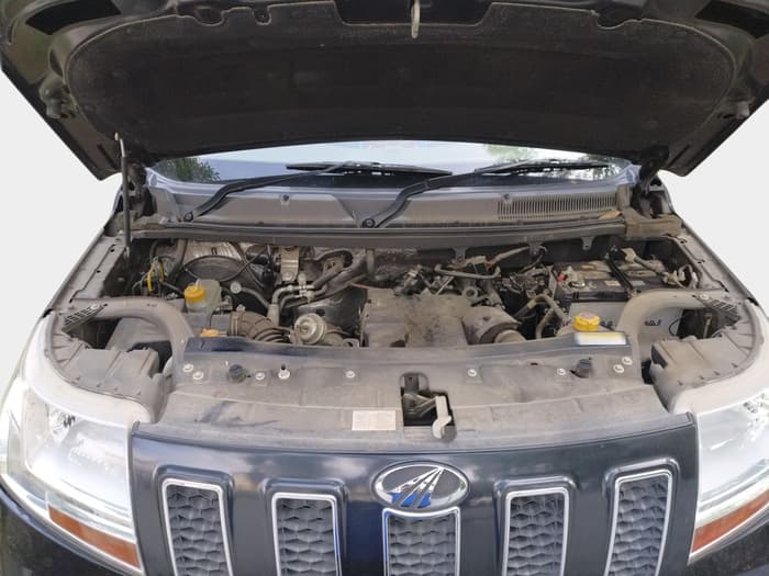 2018 Mahindra TUV300 T8 AMT, Diesel, Automatic, 25,117 km, exterior