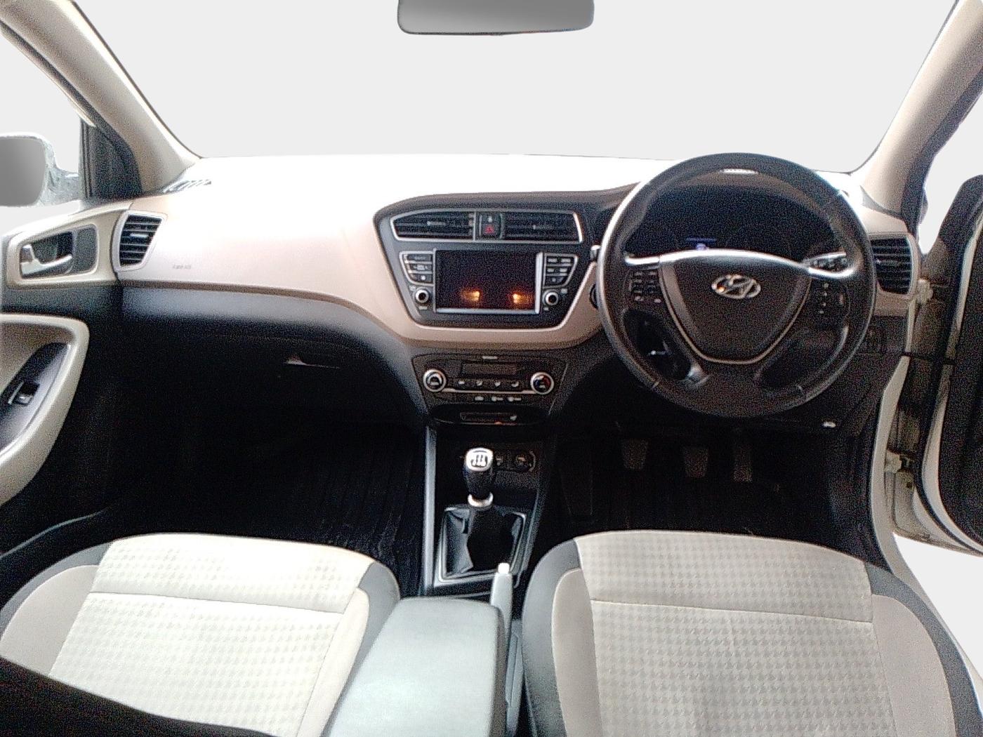 2018 Hyundai Elite i20 ASTA 1.2 (O), Petrol, Manual, 35,111 km, interior