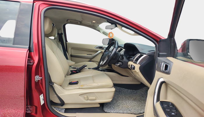 2016 Ford Endeavour TREND 2.2 4X2 AT, Diesel, Automatic, 77,844 km, interior