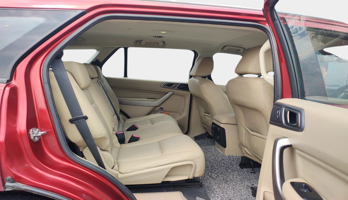 2016 Ford Endeavour TREND 2.2 4X2 AT, Diesel, Automatic, 77,844 km, interior