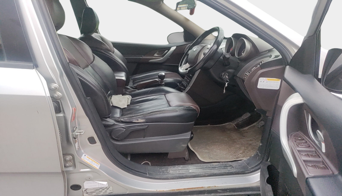 2014 Mahindra XUV500 W8, Diesel, Manual, 1,23,768 km, interior