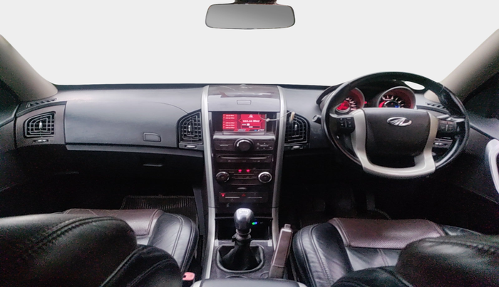 2014 Mahindra XUV500 W8, Diesel, Manual, 1,23,768 km, interior