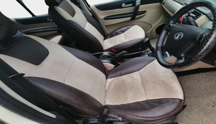 2013 Tata Safari Storme 2.2 LX 4X2, Diesel, Manual, 1,28,500 km, interior