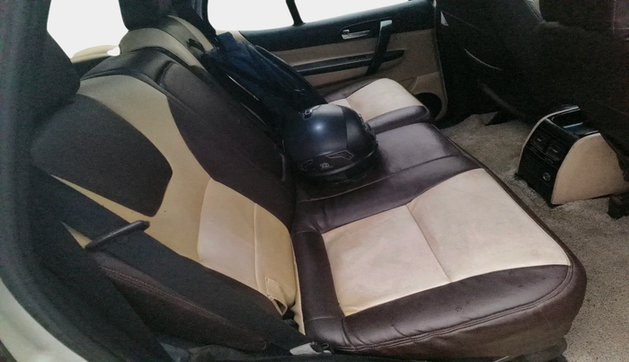 2013 Tata Safari Storme 2.2 LX 4X2, Diesel, Manual, 1,28,500 km, interior