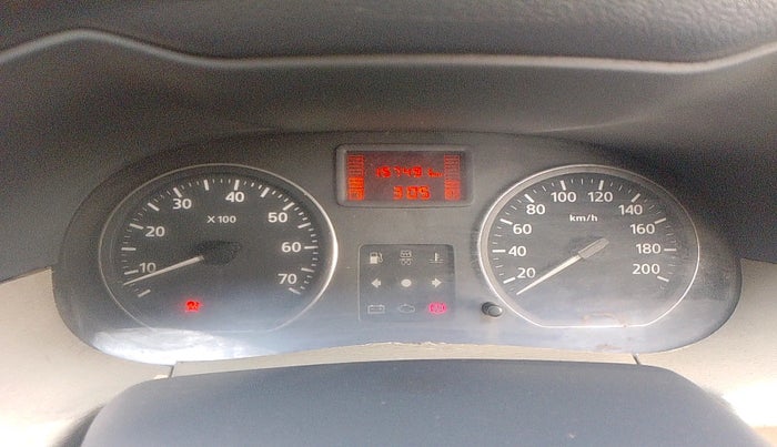 2014 Nissan Terrano XV D THP 110 PS, Diesel, Manual, 1,57,491 km, interior