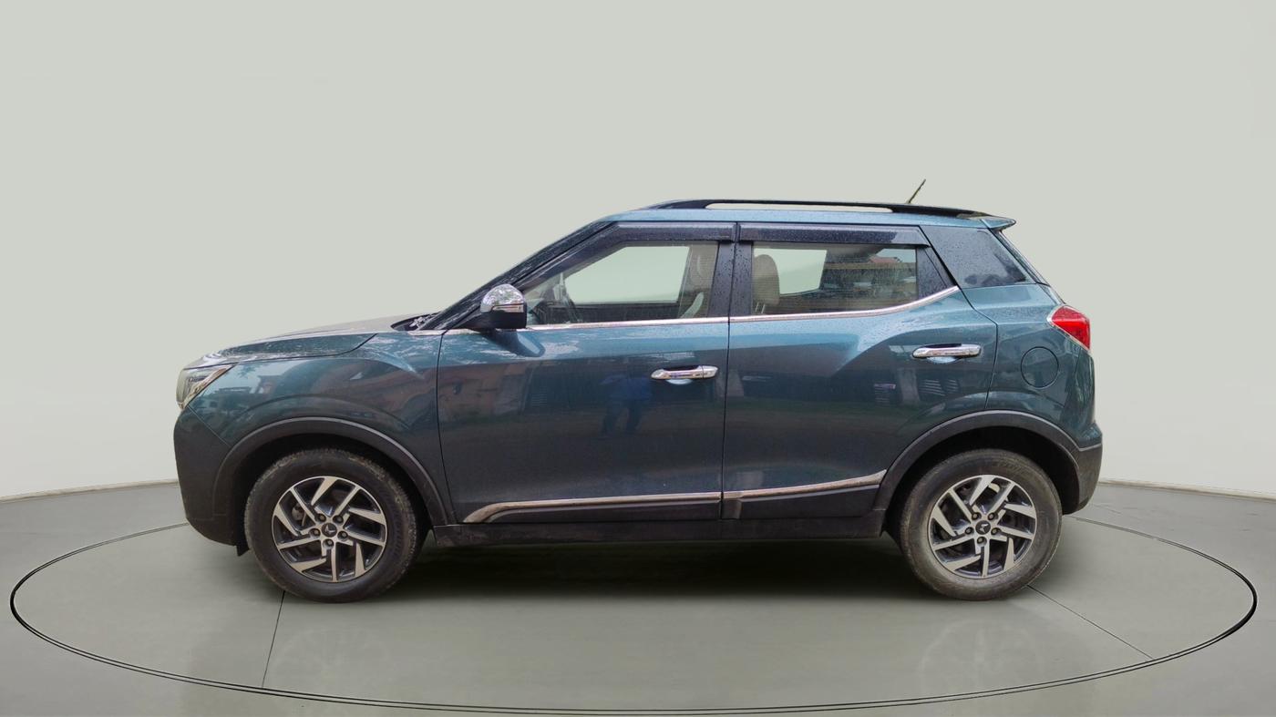 2022 Mahindra XUV300 W8 (O) 1.2 PETROL AMT, Petrol, Automatic, 45,585 km, exterior