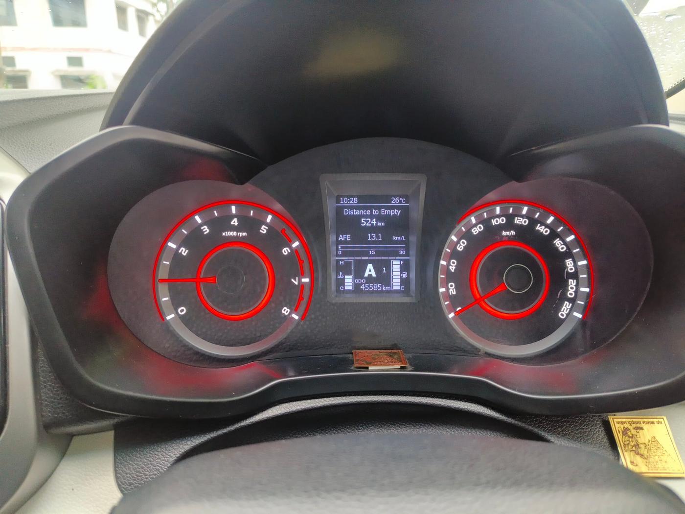 2022 Mahindra XUV300 W8 (O) 1.2 PETROL AMT, Petrol, Automatic, 45,585 km, interior