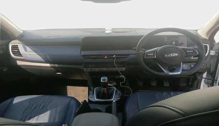 2025 KIA SELTOS HTX (O)1.5 Petrol MT, Petrol, Manual, 1,962 km, interior