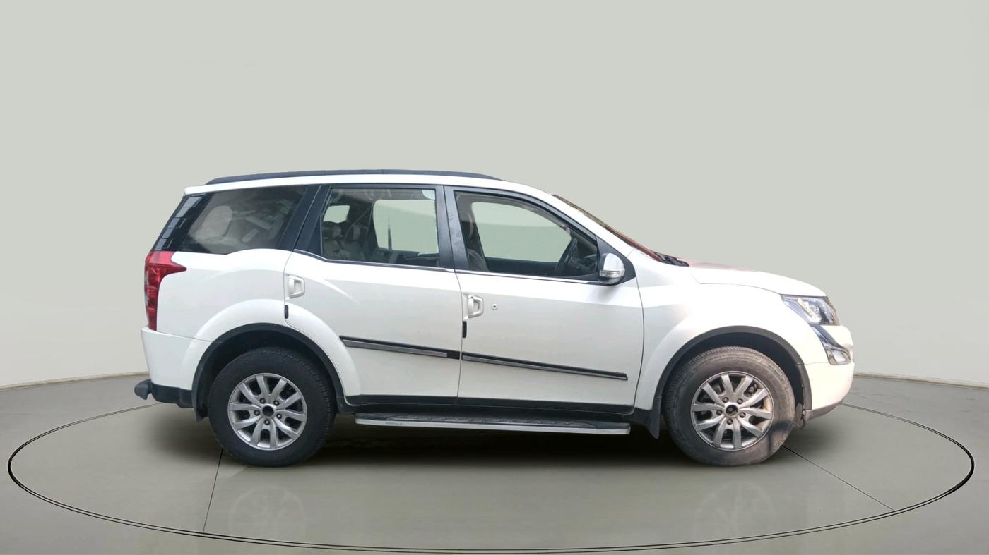 2017 Mahindra XUV500 W10, Diesel, Manual, 1,12,720 km, exterior