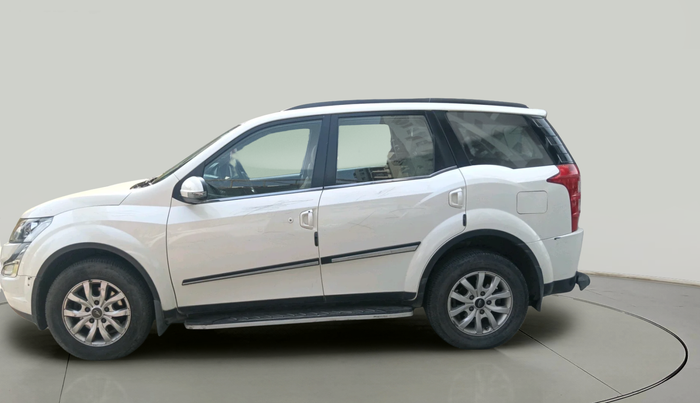 2017 Mahindra XUV500 W10, Diesel, Manual, 1,12,720 km, exterior