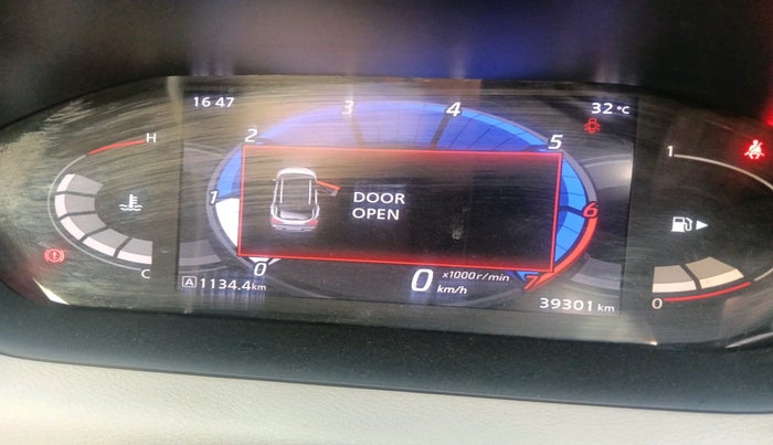 2023 Nissan MAGNITE XV MT, Petrol, Manual, 39,301 km, interior