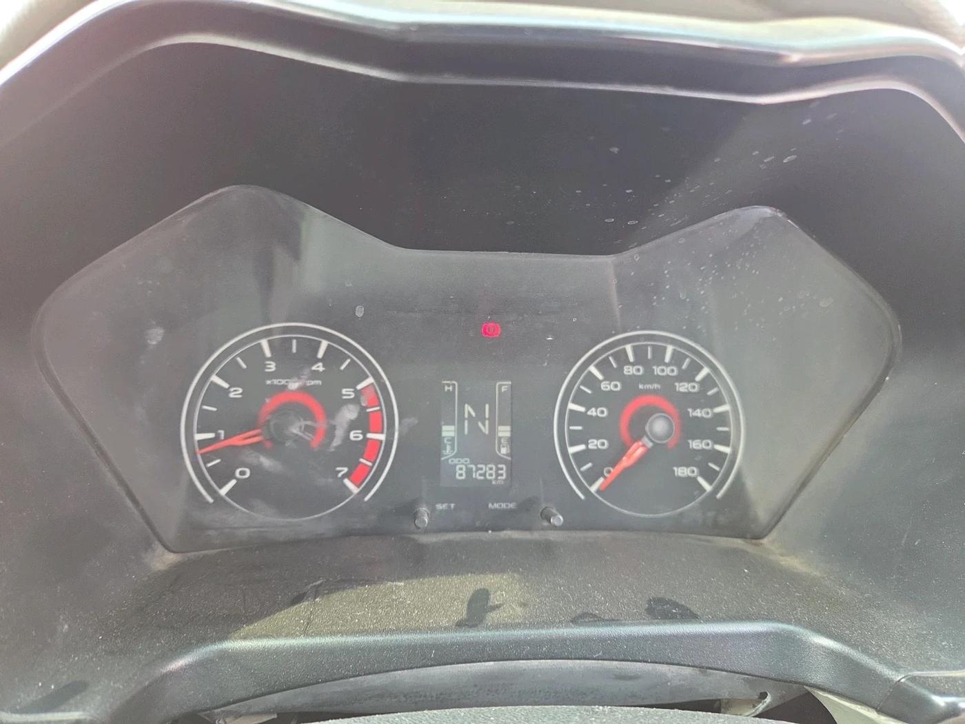 2017 Mahindra Kuv100 K4 D 6 STR, Diesel, Manual, 87,283 km, interior