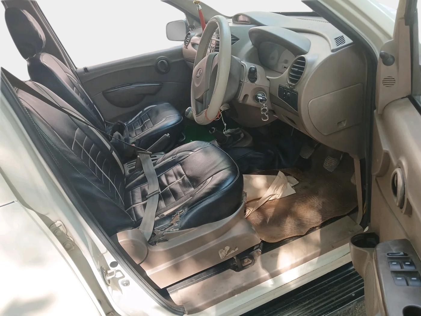 2013 Mahindra Xylo D4, Diesel, Manual, 2,82,461 km, interior
