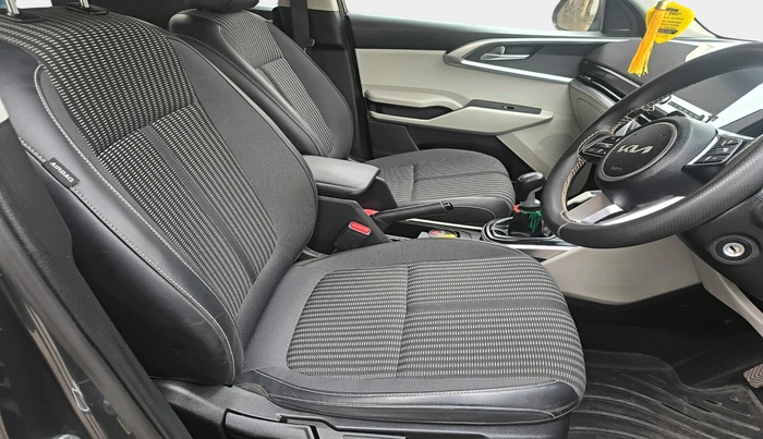 2023 KIA CARENS PRESTIGE 1.4 PETROL 7 STR, Petrol, Manual, 25,206 km, interior