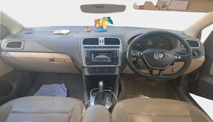 2016 Volkswagen Vento HIGHLINE 1.5 AT, Diesel, Automatic, 1,28,938 km, interior