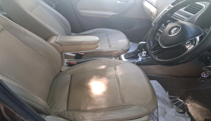 2016 Volkswagen Vento HIGHLINE 1.5 AT, Diesel, Automatic, 1,28,938 km, interior