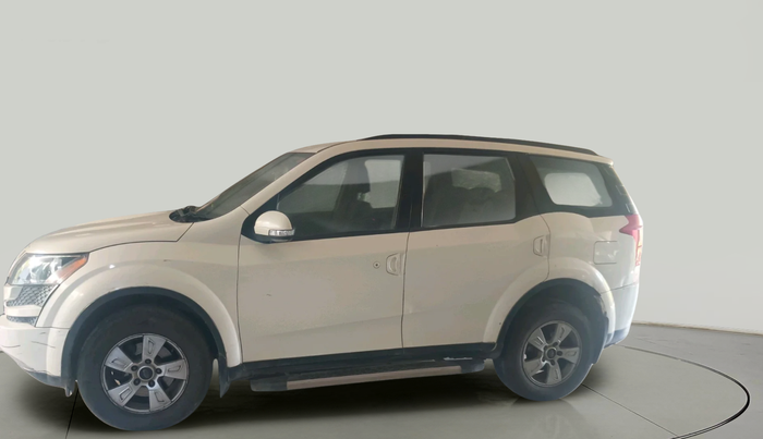 2015 Mahindra XUV500 W8, Diesel, Manual, 1,01,937 km, exterior