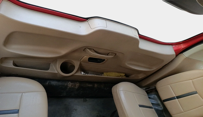 2016 Mahindra TUV300 T8, Diesel, Manual, 93,379 km, interior