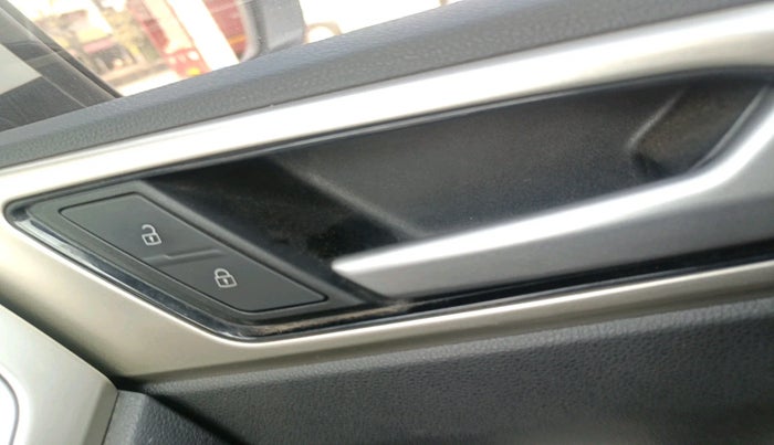 2023 Volkswagen VIRTUS Topline 1.0 TSI MT (Electric Seats), Petrol, Manual, 33,221 km, interior