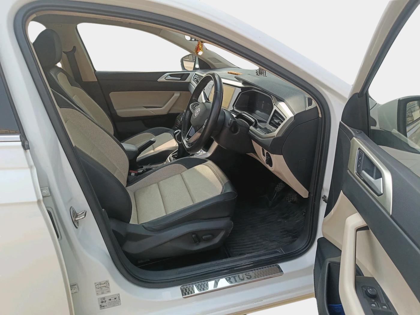 2023 Volkswagen VIRTUS Topline 1.0 TSI MT (Electric Seats), Petrol, Manual, 33,221 km, interior