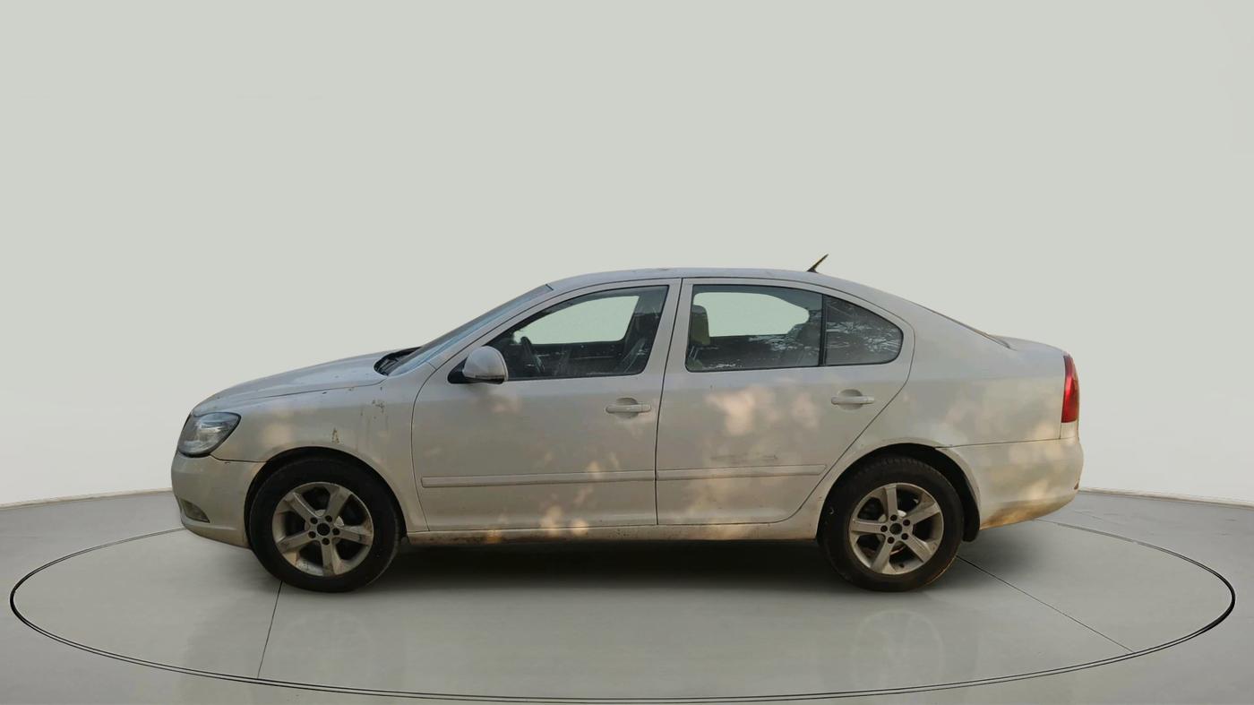 2011 Skoda Laura ELEGANCE 1.9 TDI AT, Diesel, Automatic, 92,361 km, exterior