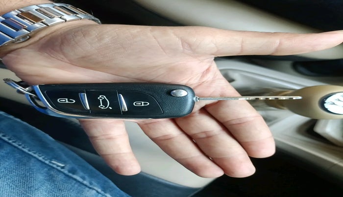 2012 Maruti Swift Dzire VDI, Diesel, Manual, 1,00,320 km, interior