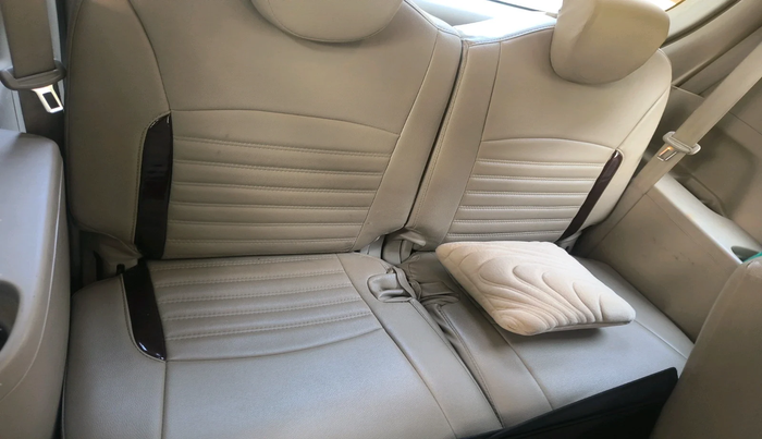 2017 Maruti Ertiga VDI SHVS, Diesel, Manual, 1,05,758 km, interior