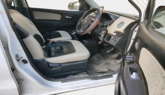 2017 Maruti Wagon R 1.0 VXI, Petrol, Manual, 65,300 km, interior