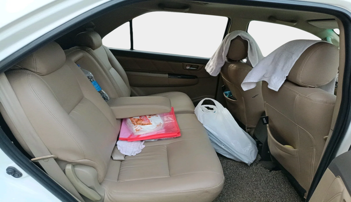 2012 Toyota Fortuner 3.0 4X4 MT, Diesel, Manual, 2,27,290 km, interior