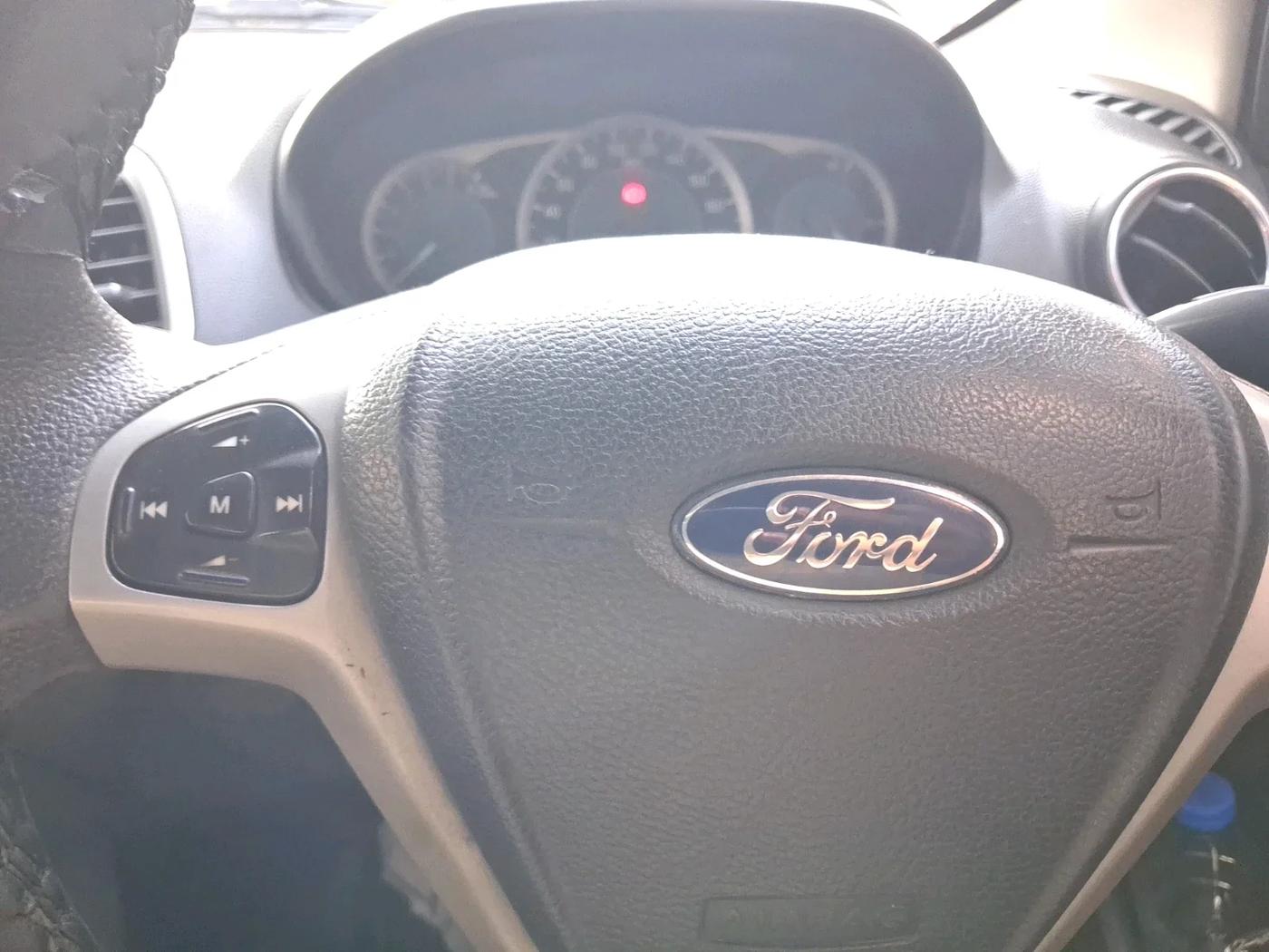 2015 Ford New Figo TREND 1.2 PETROL, Petrol, Manual, 69,380 km, interior