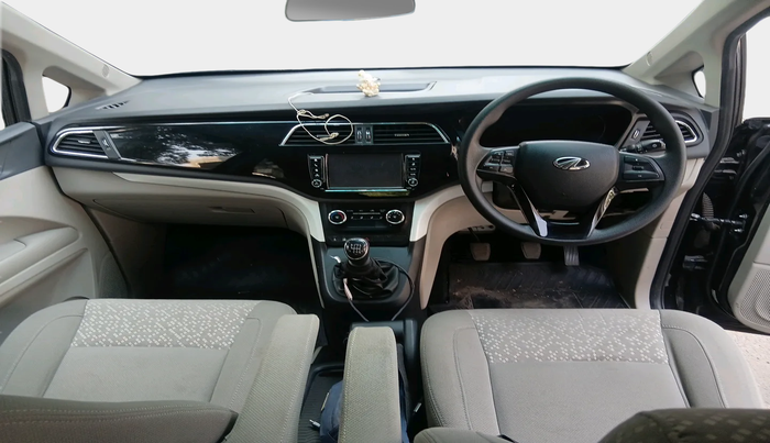 2018 Mahindra MARAZZO M6 7 STR, Diesel, Manual, 62,968 km, interior