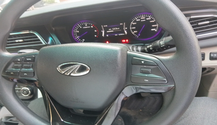 2018 Mahindra MARAZZO M6 7 STR, Diesel, Manual, 62,968 km, interior