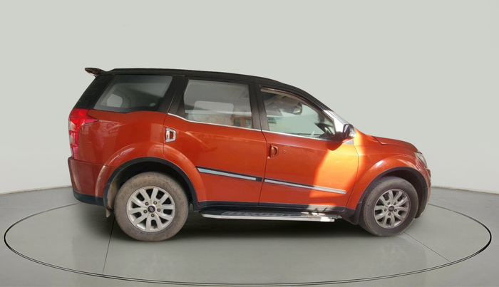 2016 Mahindra XUV500 W10 AT, Diesel, Automatic, 84,561 km, exterior