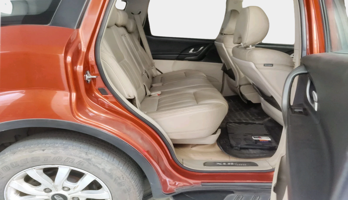 2016 Mahindra XUV500 W10 AT, Diesel, Automatic, 84,561 km, interior