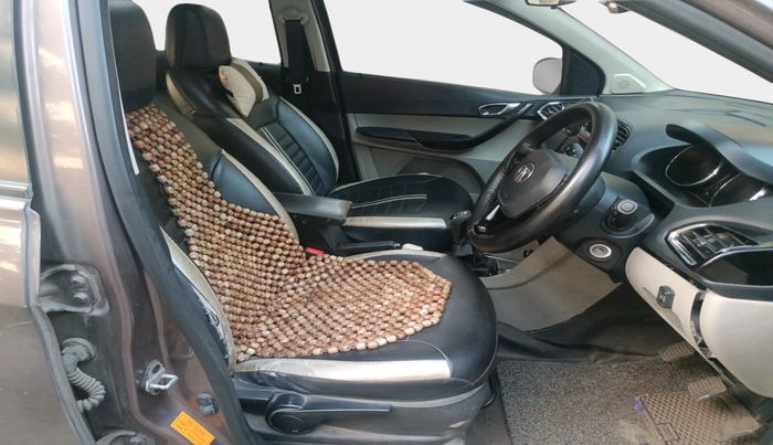 2018 Tata Tiago XZ PETROL, Petrol, Manual, 1,73,732 km, interior