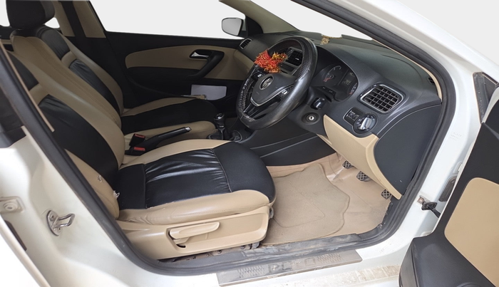 2014 Volkswagen Polo HIGHLINE1.5L, Diesel, Manual, 56,215 km, interior